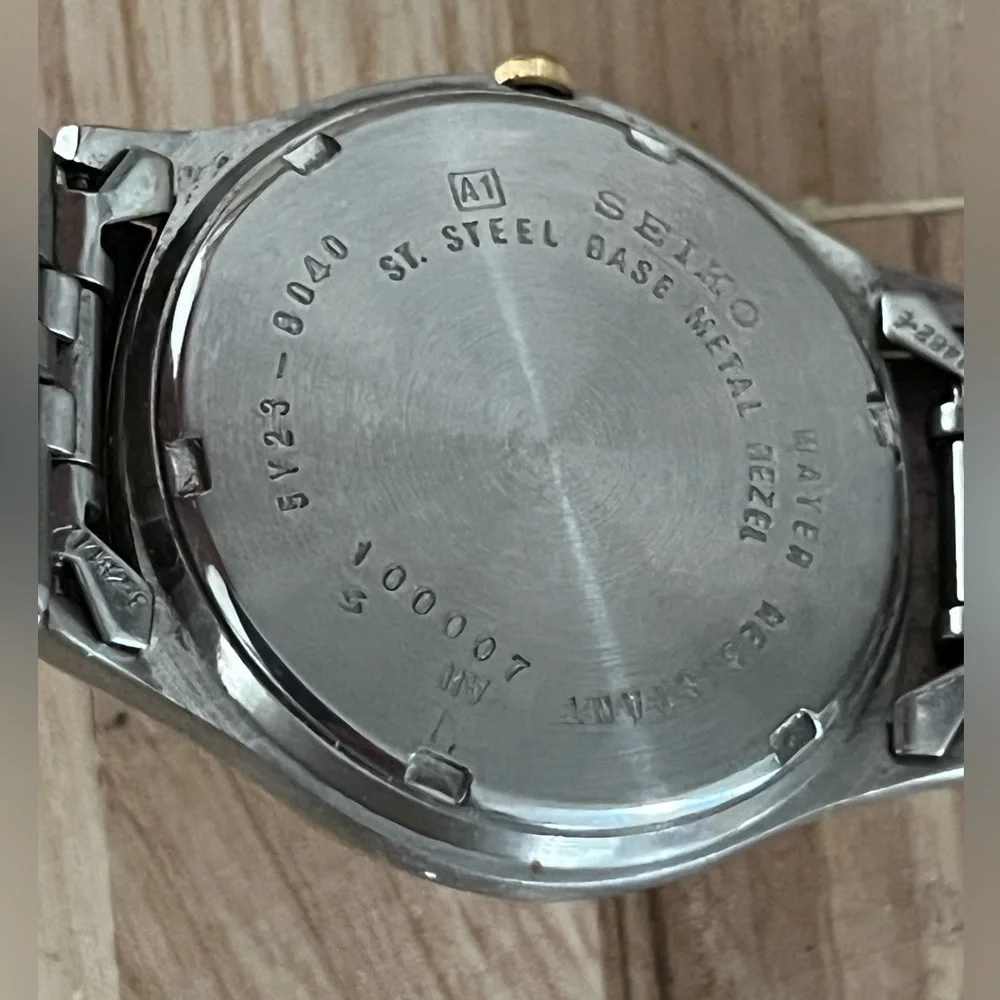 Seiko SQ Vintage Men’s Watch Gray Dial Two-Tone Bracelet Day Date Windows